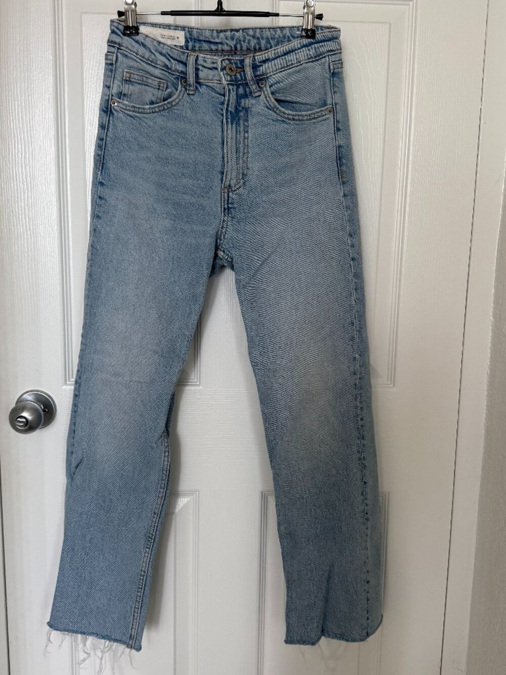 Zara Bootcut Cropped Jean - Size 2